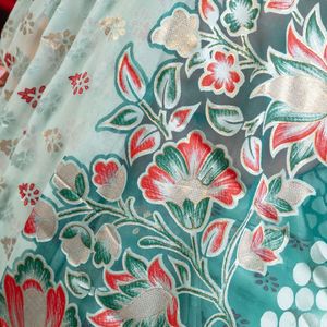 Sari de Brasso negro tradicional con motivos florales de trabajo de lámina Textura de Georgette transparente Pallu rico y eventos étnicos de frontera clásica - Product Image 5