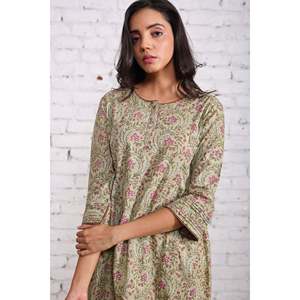 Kurta Plisada Shazneen Anam Jaal para Mujer - Elegante Vestido Casual de Fiesta hasta la Rodilla, Estilo Moderno, Disponible en Tallas XS a 5XL - Product Image 1