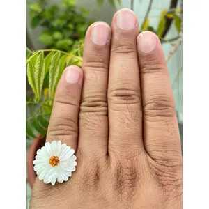 Bague florale en argent 925 avec nacre naturelle et pierre naturelle, idéale pour un cadeau - Product Image 4