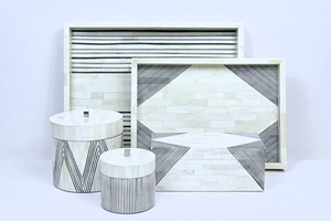 Encantadora bandeja de servicio de esmalte de madera de resina de hueso hecha a mano con diseños intrincados y pulido a mano para un uso decorativo único - Product Image 2