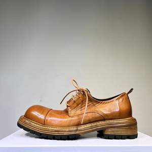 Bottes en cuir véritable pour hommes et femmes, bottes en cuir décontractées et bottines en cuir pour un usage quotidien et chaussures d'hiver - Product Image 1