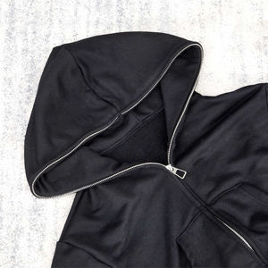 Conjuntos de mujer de último diseño Sudadera con capucha recortada Cremallera con pantalones cortos Impresión de logotipo personalizado Conjuntos sólidos para mujer Servicio OEM - Product Image 3