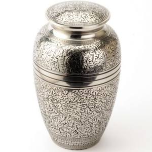 Urne funéraire en laiton gravée argent et or pour cendres humaines - Urne commémorative artisanale pour adulte - Product Image 2