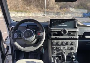 Super White 2025 Ineos Grenadier, Volante a la Izquierda, Automático, 4x4, Usado, Techo Solar, Arranque Remoto, Asientos de Cuero, Paquete Premium, Llantas de Aleación - Product Image 5