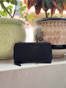 กระเป๋าสตางค์หนังถือแบบตะวันตกกระเป๋าถือสีดำสำหรับผู้หญิงใช้ได้หลากหลาย - Product Image 2