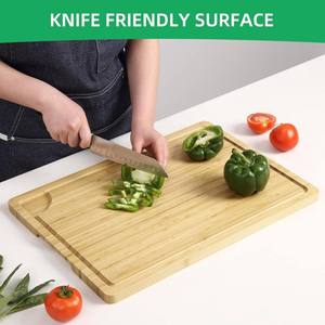 Tabla de Cortar Grande de Bambú Ecológica y Duradera de 20x14 Pulgadas, Bloque de Madera Grueso para Picar con Ranura para Jugos y Diseño Moderno - Product Image 3