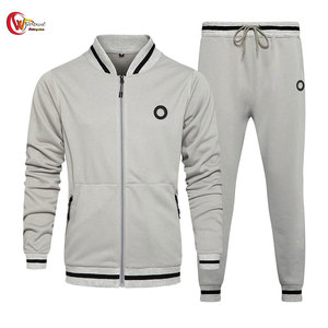 ชุดวอร์มผู้ชายผ้าฟลีซคุณภาพสูงสำหรับฤดูหนาว สไตล์ลำลอง ระบายอากาศได้ดี เป็นมิตรต่อสิ่งแวดล้อม รับสกรีนโลโก้ ดีไซน์ล่าสุด MOQ ต่ำ - Product Image 1