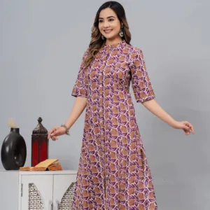 インドのメーカー女性民族服スーツスタイリッシュなチュニックトップス最新のファンシーお祝いウェアKurtis