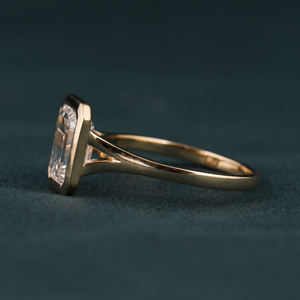 Esmeralda corte laboratorio crecido diamante bisel ajuste lujosa plata esterlina chapado en oro IGI certificado anillo de compromiso estilo de moda - Product Image 2