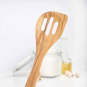 Cuchara de cocina ranurada de madera elegante, utensilio perfecto para hornear y usar en la cocina - Product Image 3