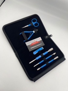 Kit de Manicura y Pedicura AL-FARDAN de Acero Inoxidable, 6 Piezas, Color Azul, Cortaúñas, Tijeras, Empujador, Cortador, en Estuche con Cierre Negro - Product Image 1