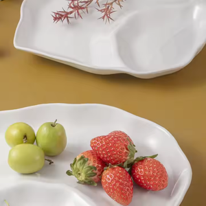 Venta al por mayor elegante forma de hoja de dos compartimentos platos de cerámica vajilla para boda restaurante porcelana platos blancos - Product Image 3