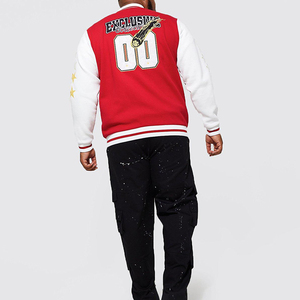 แจ็คเก็ตวาร์ซิตี้ผู้ชายคอลเลคชั่นใหม่ปี 2025 คุณภาพสูง ตกแต่งด้วยผ้าเชนิลล์ ดีไซน์ยอดเยี่ยม คอตั้ง ปักโลโก้ได้ตามต้องการ สำหรับฤดูหนาว ทรงบาง สไตล์ไฮสตรีท - Product Image 6