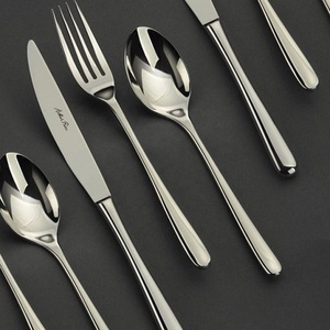 Nouveaux couverts de luxe en acier inoxydable plaqué or avec poignée en résine blanche, kit de couverts de haute qualité pour le mariage au restaurant - Product Image 2