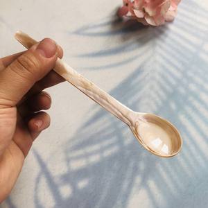 Cuillère à Caviar en nacre rose, ustensiles personnalisés naturels, vaisselle écologique fabriquée en usine par VITRAPRO - Product Image 4