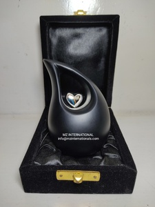 Urnas de lágrima negra de calidad superior con corazón en el centro para cenizas humanas adultas Suministros funerarios de metal de aluminio de latón - Product Image 3