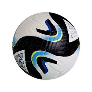 Ballon de football cousu à la machine en PVC de 2.7mm de qualité d'entraînement de taille 3 avec pompe de football pour l'entraînement et la promotion - Product Image 5