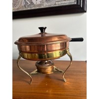 Plat de chauffe-plat de buffet en cuivre de fête de mariage classique avec couvercle