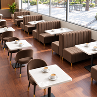 Ensemble de meubles de restaurant moderne et luxueux pour café, bistrot, hôtel, chaises et tables rembourrées en velours
