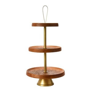 Nouvel arrivage de présentoirs à gâteaux durables et élégants en bois et métal, personnalisables depuis l'Inde, outils pour gâteaux à prix de gros - Product Image 3