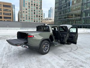 Venta al por Mayor de Vehículos Usados: Rivian R1T Launch Edition 2022, Importación de Primera Calidad de Europa, Volante a la Izquierda/Derecha, Entrega Rápida Disponible - Product Image 5