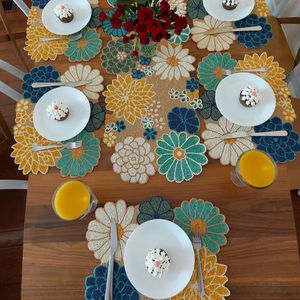 Mantel Individual de Lujo Hecho a Mano con Cuentas, Duradero y Antideslizante - Product Image 1