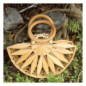 Bolso de mano de bambú Premium hecho a mano, estilo minimalista y moderno, ideal para playa, viajes de verano o looks casuales diarios - Product Image 3