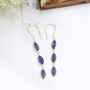 Boucles d'oreilles en iolite naturelle faite à la main en or jaune 18 carats avec pierres précieuses taillées à facettes, grossiste de bijoux de créateur - Product Image 2