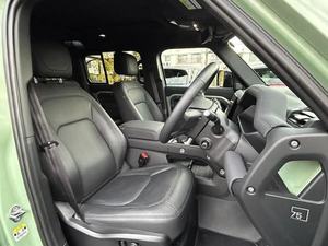 OFERTA PROMOCIONAL EN EL NUEVO LAND ROVER DEFENDER 110 D300 X DYNAMIC 2023, VOLANTE A LA IZQUIERDA, HÍBRIDO Y ENVÍO GRATUITO - Product Image 3