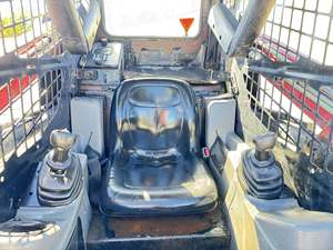 Cargadora Compacta TAKEUCHI TS50R con Motor Kubota y Componentes Hidráulicos Eaton de Alta Eficiencia en Venta - Product Image 5