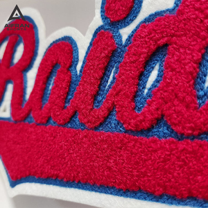 Etiquetas de PVC de Goma Suave con Logotipo de Marca Personalizado AIFRAN y Parches Bordados Termoadhesivos con MOQ Bajo. - Product Image 2