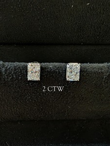 Pendientes de diamantes de talla radiante con engaste de 4 garras, 1.00 Ct DEF VVS, diamantes cultivados en laboratorio en oro de 14K para fiesta de compromiso - Product Image 3