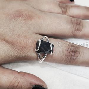 Bijoux en pierre brute Bague pour femme Saphir bleu brut naturel Pierre précieuse Septembre Pierre de naissance Bande de fil Bague en argent sterling 925 - Product Image 2