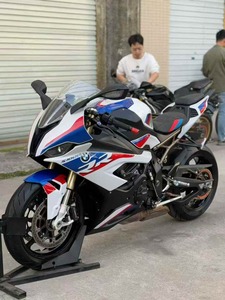 OFERTA ESPECIAL B*MW1 S1000RR: 1000cc, 4 Cilindros, Refrigeración Líquida y Experiencia Emocionante Inspirada en las Carreras - Product Image 2