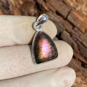 Pendentif en labradorite violette, fait main, collier en argent sterling 925, bijoux pour femme, cadeau - Product Image 4