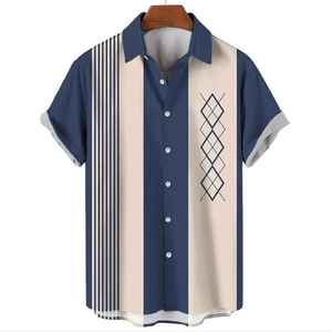 เสื้อท่อนบนกลางแจ้งลำลองสำหรับผู้ชายใส่ในฤดูร้อนเสื้อคอปกแขนสั้นทรงหลวมพิมพ์ลายเรขาคณิต3D ป้องกันริ้วรอย PCS-R-136 - Product Image 4