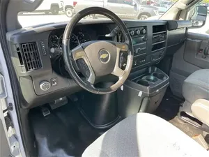 Usado 2019 Chevrolet Express 2500 - Product Image 2