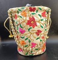 India Gift Hub, sac à main potli indien fait à la main pour femmes, brodé, réglable, flexible, avec cordon de serrage