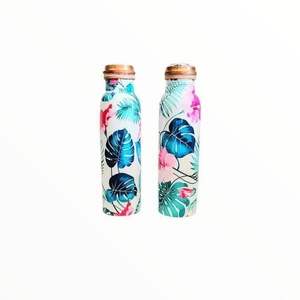 Botella de cobre con diseño de esmalte colorido y elementos florales diseñados para la hidratación, desintoxicación y enfoque de bienestar - Product Image 5