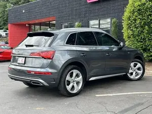 2022 Audi Q5 45 S line Premium PLUS - Product Image 4