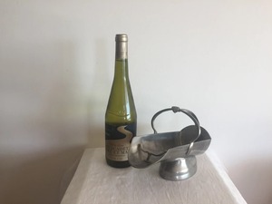 Porte-bouteille de vin Vintage fait à la main en étain, porte-bouteille de vin, vaisselle française, serveur de vin avec poignée, cadeau français - Product Image 2