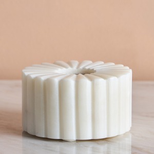 Candelabro Decorativo de Metal, Elegante Adorno para Mesa o Estante, Agrega Calidez, Estilo y Encanto a Cualquier Habitación, Decoración del Hogar - Product Image 4