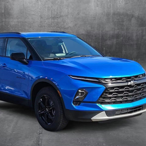 Chevrolet Blazer RS FWD 2023 d'occasion en bon état avec sièges en cuir Intérieur foncé - Product Image 1