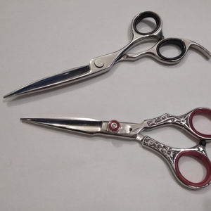 6.5 "นิ้วกรรไกรช่างตัดผมขายดีสีดำมืออาชีพชุดมีดโกนโลโก้ออกแบบได้ตามต้องการ - Product Image 1