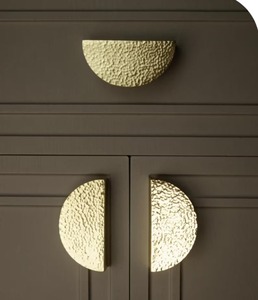 Poignée élégante de porte d'armoire décorative moderne en forme de lune dorée à double poignée pour intérieurs de bureaux à domicile - Product Image 2