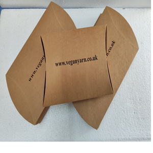 Cajas de Almohada de Papel Kraft Reciclado Ecológicas Hechas a Medida con Impresión de Logotipo en Estampado en Caliente para Embalaje de Regalos Promocionales Aptas para Microondas - Product Image 1