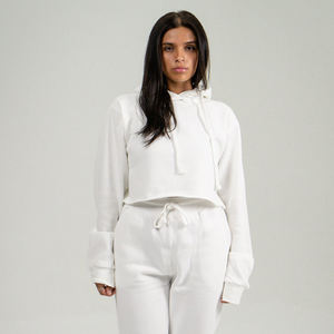 ชุดวอร์มครอปท็อปผ้าฟลีซคอตตอนคุณภาพสูงสำหรับผู้หญิง สไตล์ลำลอง สีพื้น สำหรับฤดูหนาว ราคาโรงงาน รับผลิตแบบ OEM - Product Image 2