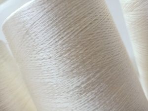 Fils de soie de mûrier sur mesure à 12 brins en cônes pour le tissage, le filage, le tricot et la broderie pour la revente - Product Image 2