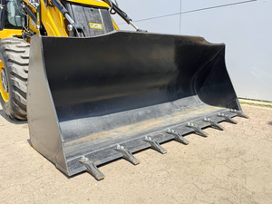 Chargeuse-pelleteuse JCB 4CX d'occasion abordable de qualité supérieure pour la construction – Vente en gros - Product Image 3