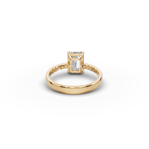 Bague solitaire en diamant de laboratoire taille émeraude 2 TCW, bijou élégant et luxueux - Product Image 5